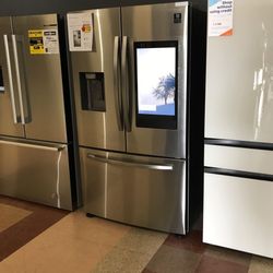 Samsung Large Capacity French Door Refrigerator With Family Hub 📱 7U