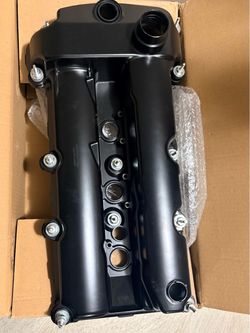 Jaguar  replacements Black Engine Valve Cover with Hardware