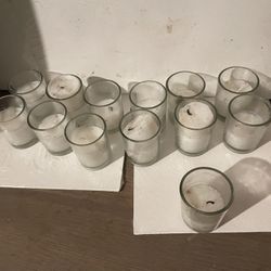 - [ ] 13 vintage Tea light / glass and candle