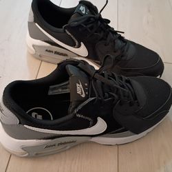 Nike Air Max Excee Size 12 Mens 