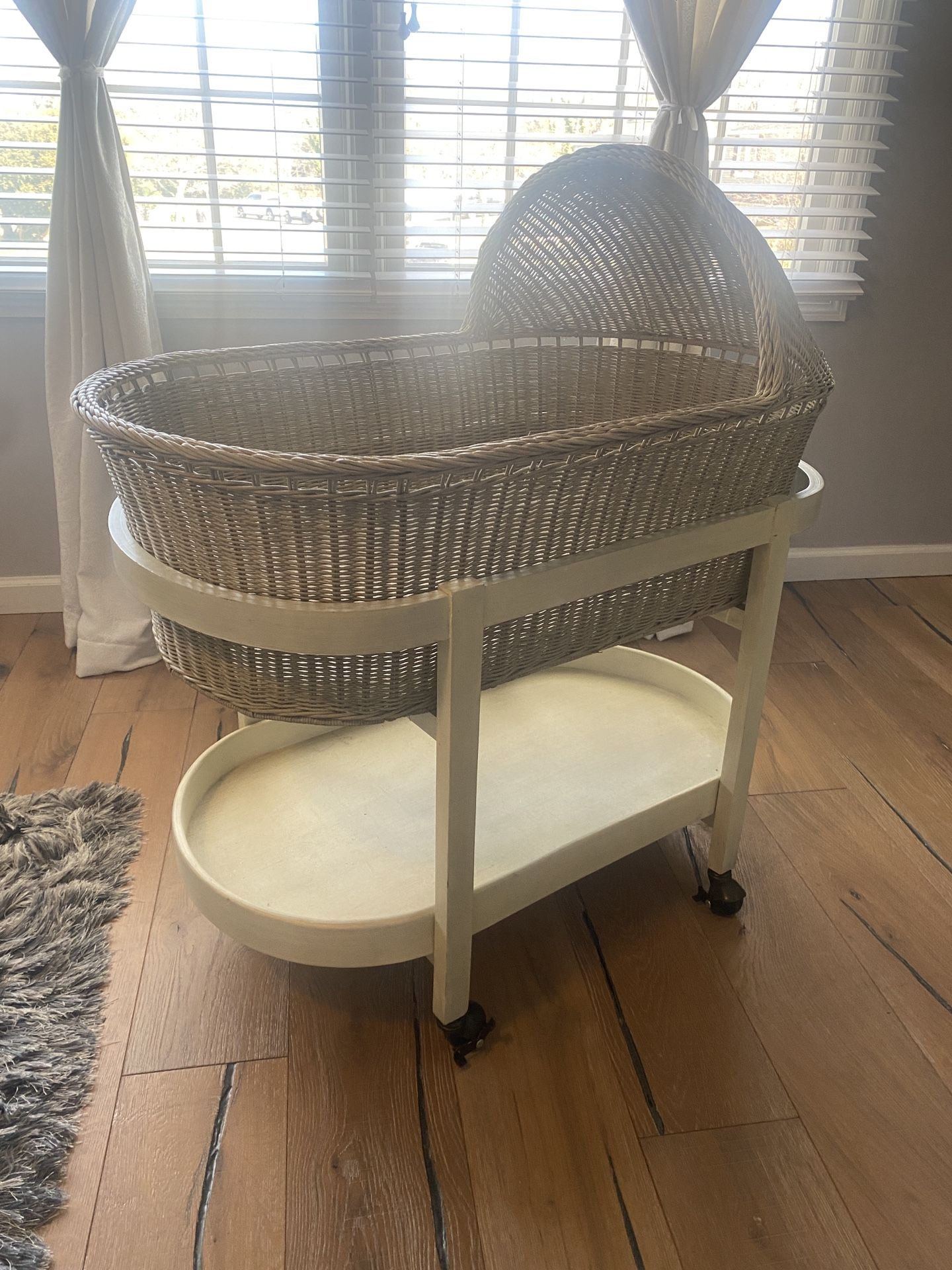 Heirloom wicker bassinet cheap