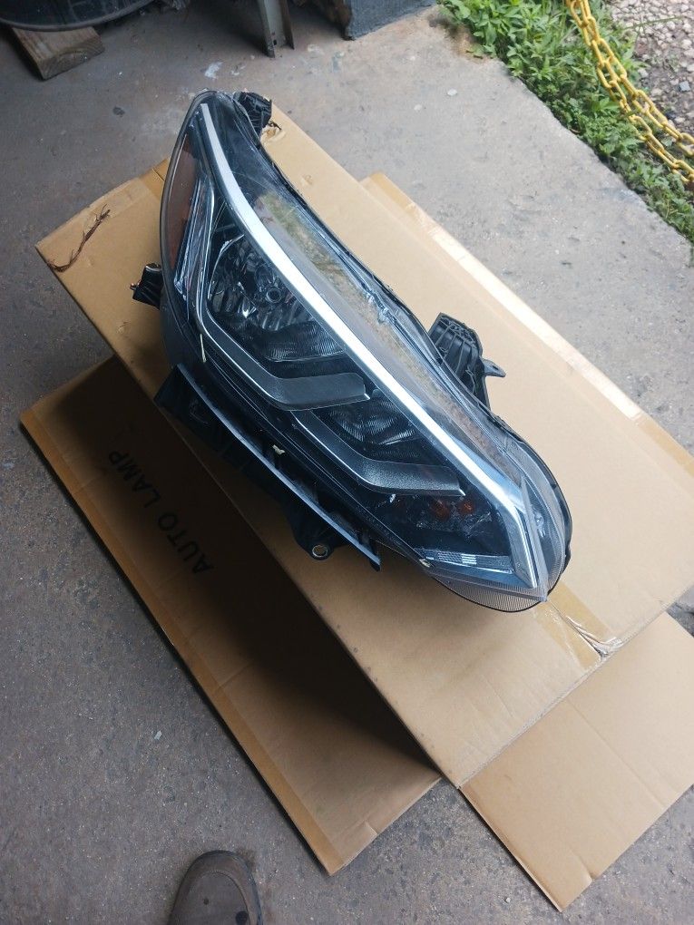 2023 nissan sentra pass headlights 