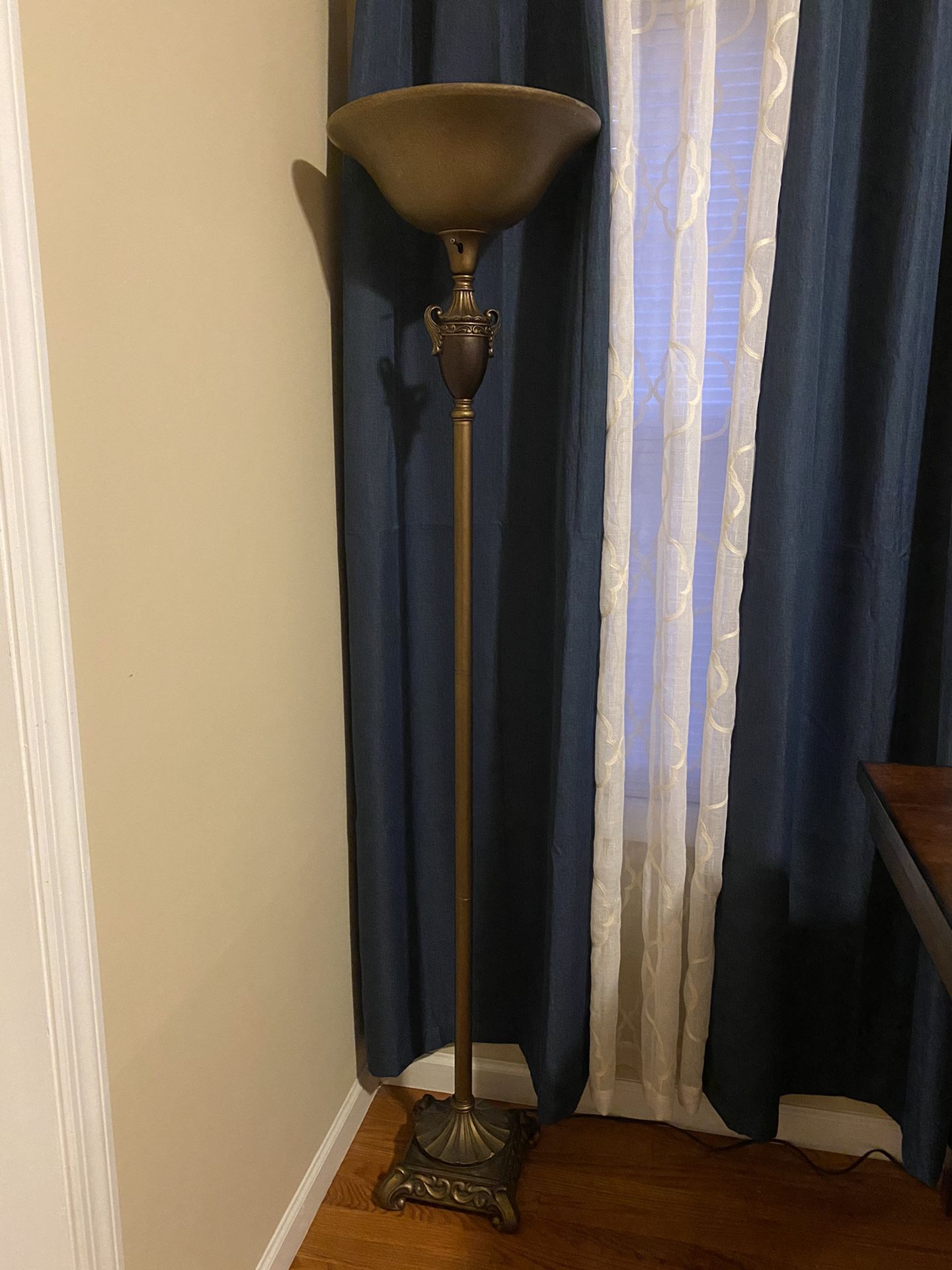FLOOR LAMP FOR SALE
