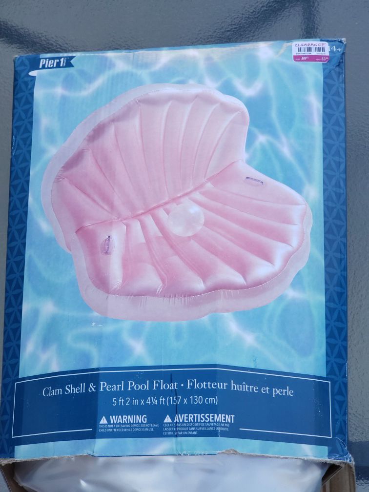 New Seashell with Pearl Pool Float