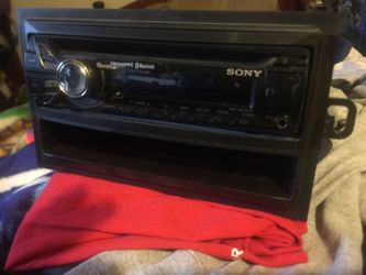 Used SONY MEX-BT3100P with remote in excellent condition