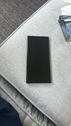 Samsung Galaxy S23 Ultra – Like New (Includes S Pen)