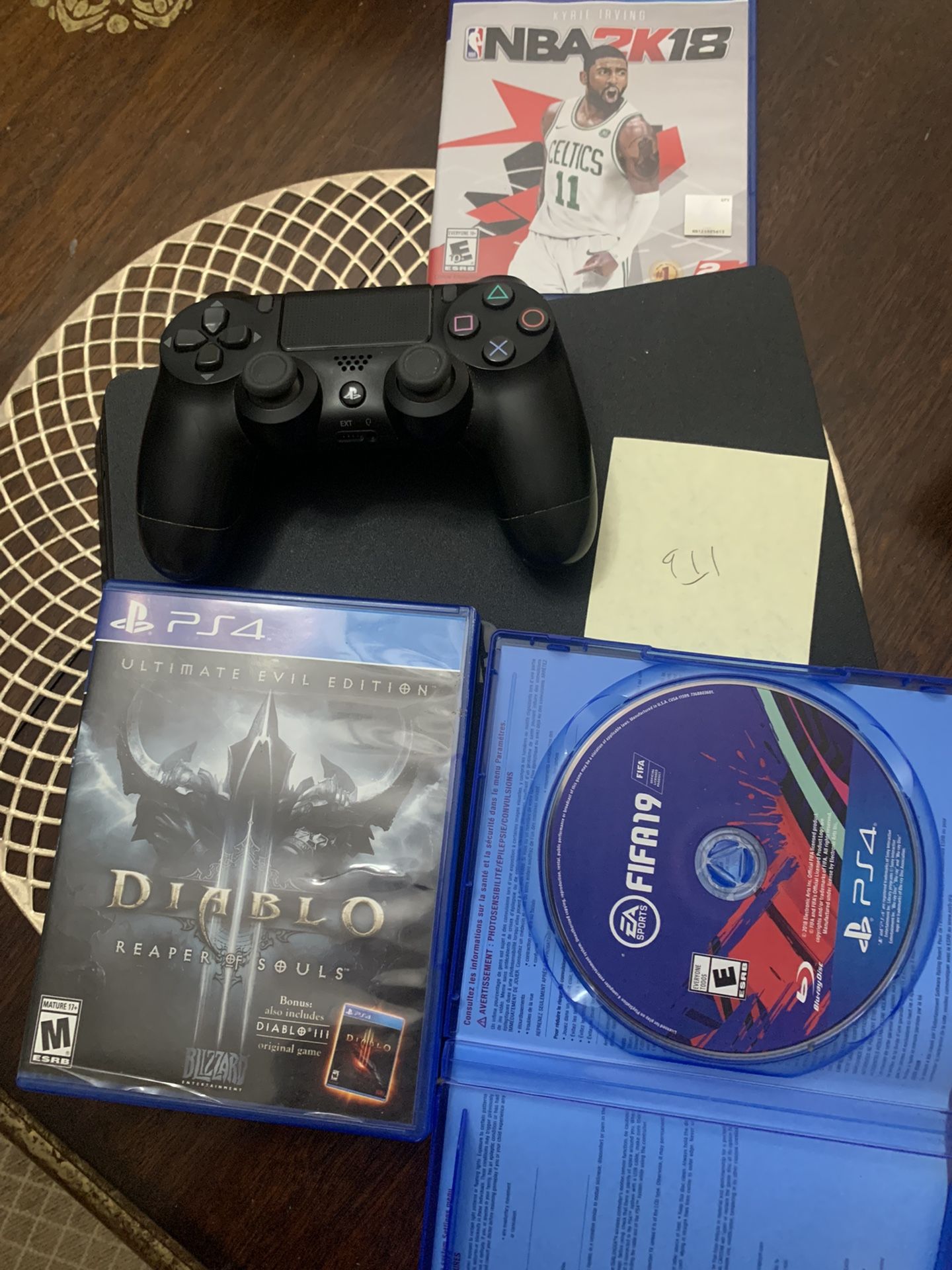 Ps4 Slim 1tb With Dual Shock Controller And 3 Games