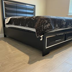 Black Queen Bed With Drawers 