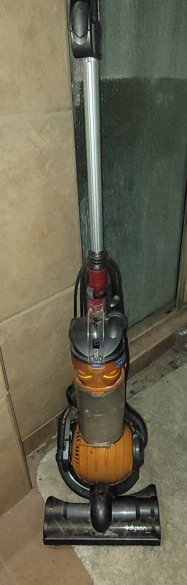 Dyson Vacuum 