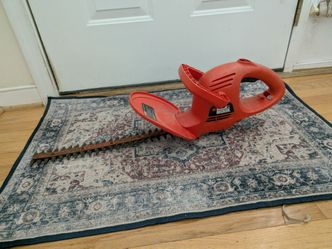 17" Black & Decker Hedge Trimmer / Clippers
