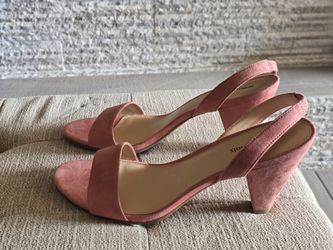 PINK HEELS