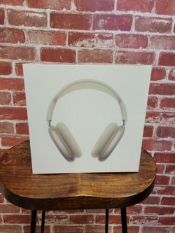 Apple AirPods Max (Silver) – Like New in Box