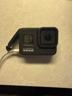 GoPro Hero 8 + 64 GB SD card & Protective Body for tripod