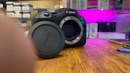 Canon R6 III.  Open box