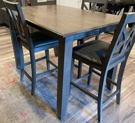 Tall table grey with 3 high chairs