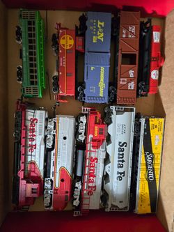 Lifelike H.O. TRAIN SET