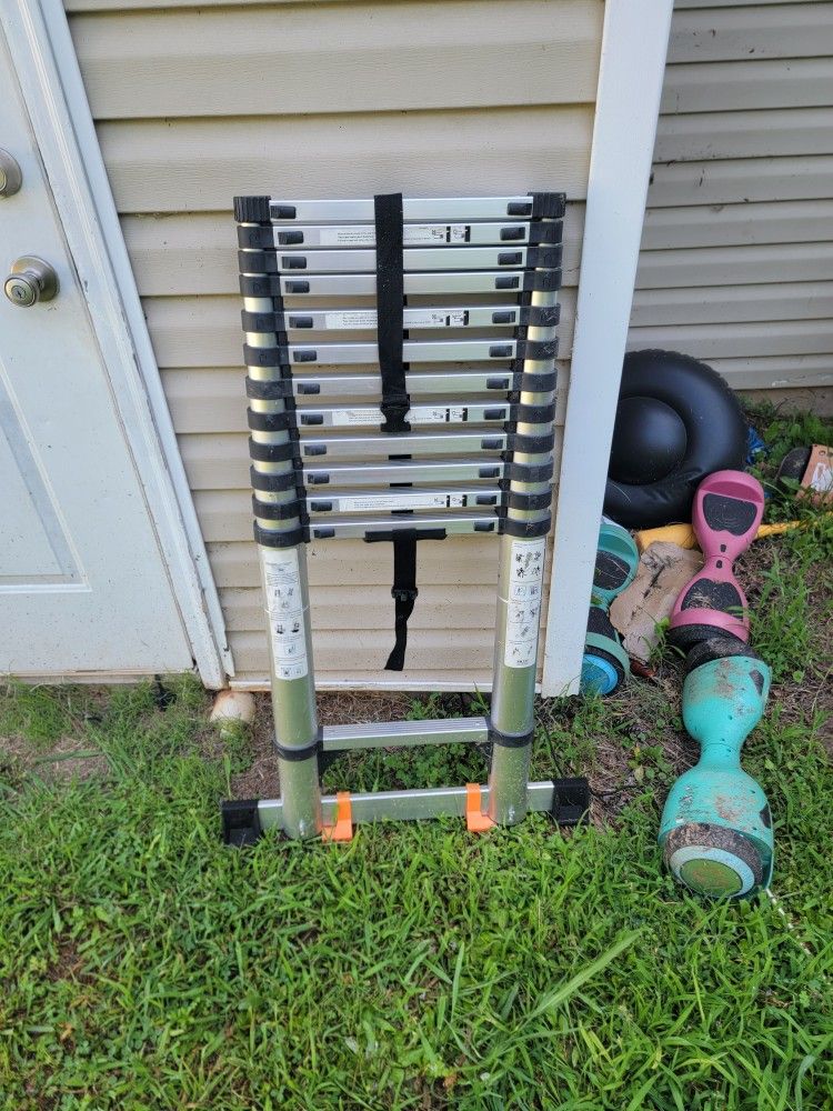 Telescoping 16 FOOT LADDER