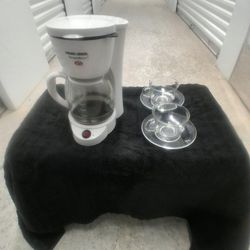 NEW "BLACK AND DECKER" SMART BREW COFFEE MAKER WITH TWO ANTIQUE CUPS AND SAUCERS MANUFACTUTED BY "MEXICO 20" NICE SETUP FOR THE PRICE!!!