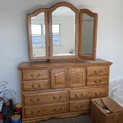 Bedroom Dresser And Mirror With Jewelry Storage 
