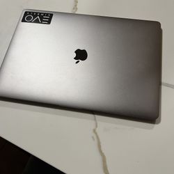 MacBook Pro 15.4inch Display (mid 2018 Model)
