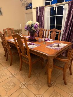 SOLID WOOD DINING ROOM SET