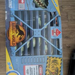 Jurassic World Giga Dino Damaged Box 