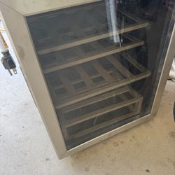 Whirlpool Mini Wine Cooler 