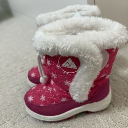 Kids Winter Boots – Warm & Cute (Like New) size 8