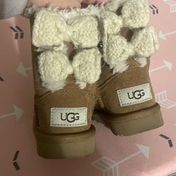 Toddler Uggs Size 7