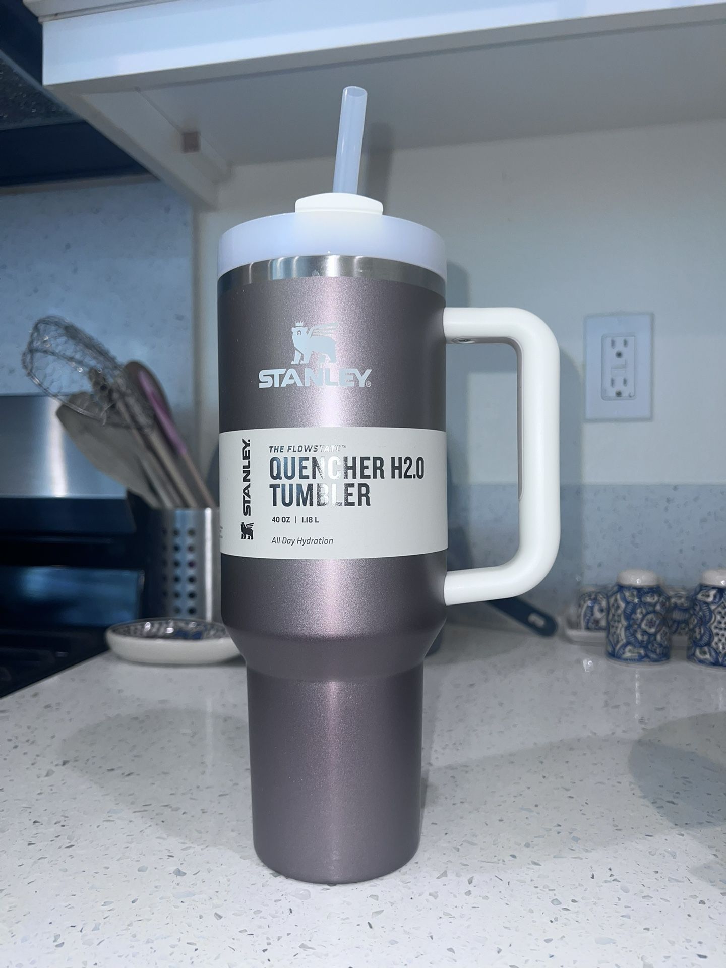 Stanley 40oz Quncher H2.0 Flow state Stainless Steel Cup With Straw