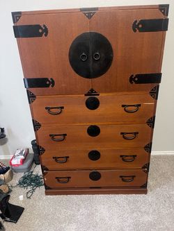 Dresser