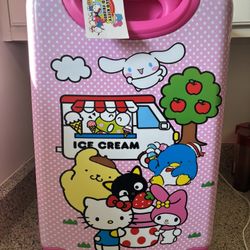 Hello Kitty  Suitcase 