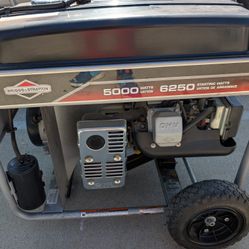 Briggs & Stratton 5000 Watts Portable Generator model 030451 (SOLD AS IS)   