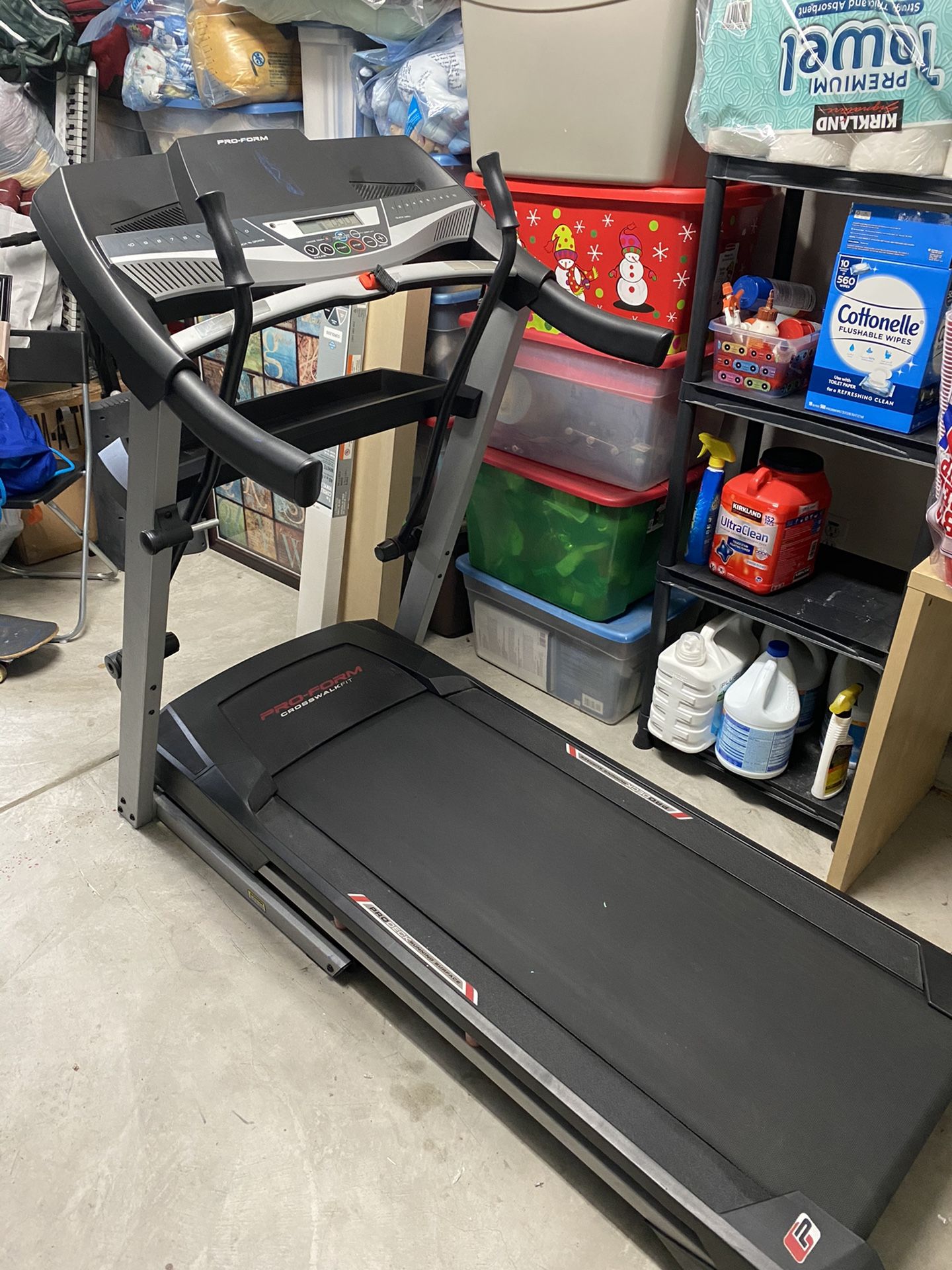 Pro Form Crosswalk Fit 415 Treadmill for sale! for Sale in Long Beach
