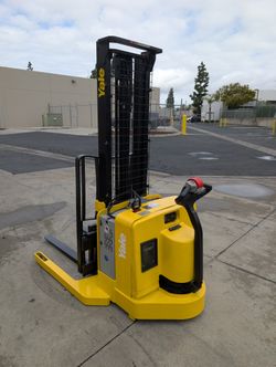 2007 Yale Electric Walkie Stacker 4135 Hours (Model MSW040SEN24TV087)