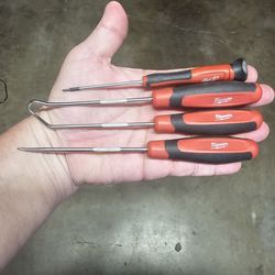 Milwaukee Small Hooks set