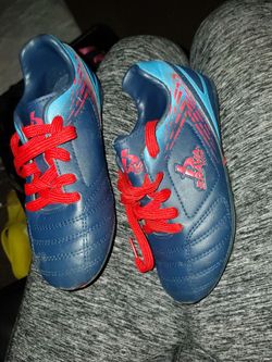 Brava soccer cleats