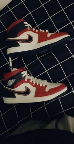 Air Jordan 1 Mids SE 