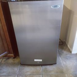  SPT 3.0 Compact Freezer. Energy Efficient 