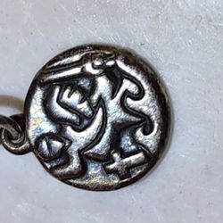💥💥💥💥PLEASE READ💥💥💥💥           💥💥💥💥PRICE REDUCED AGAIN💥💥💥💥Retired JAMES AVERY Charm/Pendant