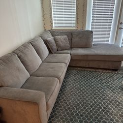 Ashley Furniture Sectional Couch/Sofa 