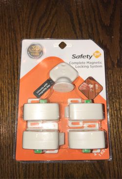 Safety 1st Complete Magnetic Locking System 4 locks 1 keys