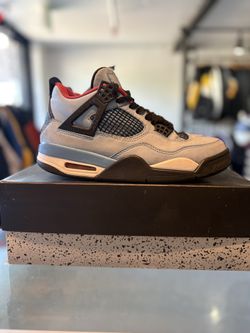 Travis Scott 4’s