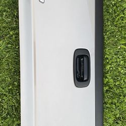 Chevy Silverado tailgate 99-06 Silver Birch Metallic