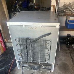 Rv/mini Fridge 