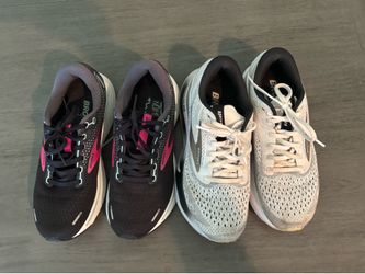 Women Brooks size 7 1/2