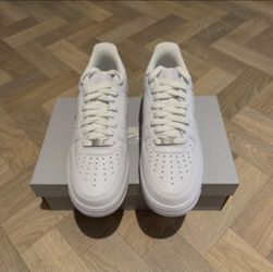 Nike Air Force 1 Low Triple White
