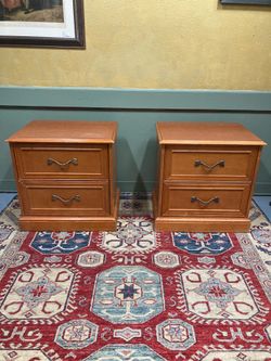 Set of 2 night stands