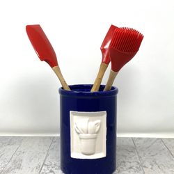 Lillian Vernon Ceramic Utensils Holder in cobalt blue