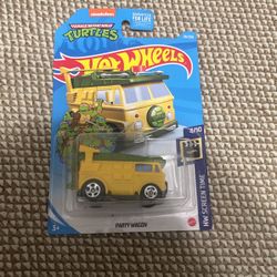 Teenage Mutant Ninja Turtles pretty wagon hot wheels